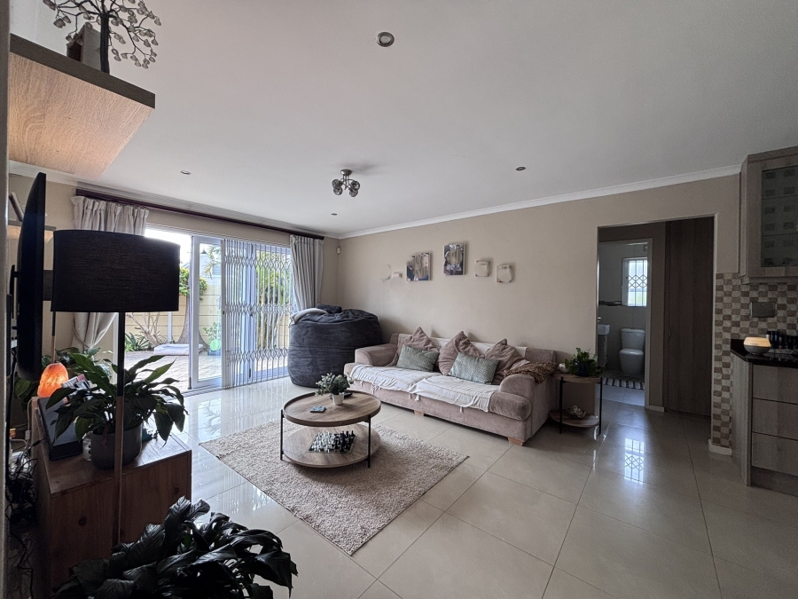 To Let 3 Bedroom Property for Rent in Sunningdale Western Cape